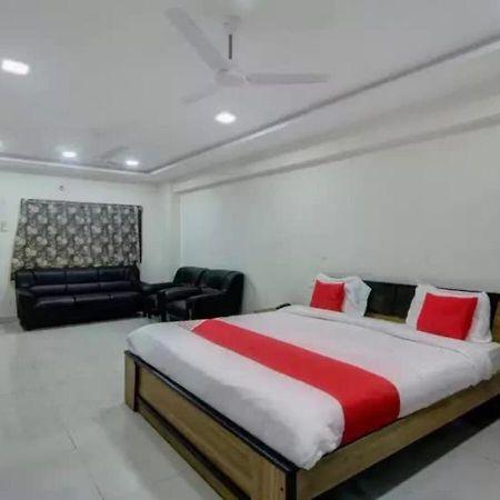 Hotel Santoshi Hometel Raichur Exteriör bild