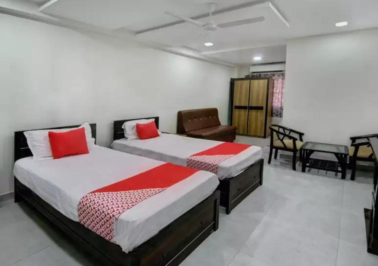 Hotel Santoshi Hometel Raichur Exteriör bild