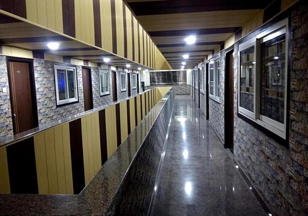 Hotel Santoshi Hometel Raichur Exteriör bild