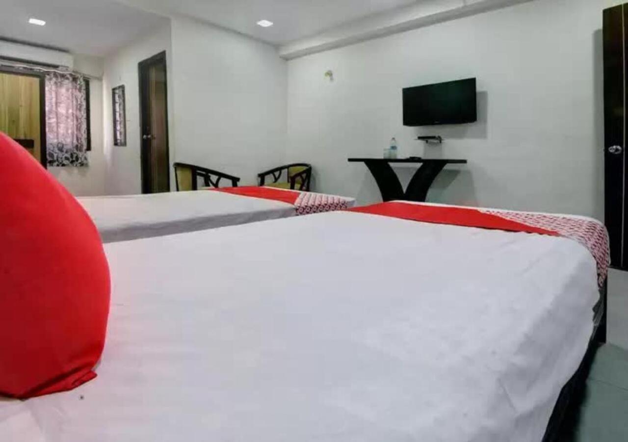 Hotel Santoshi Hometel Raichur Exteriör bild
